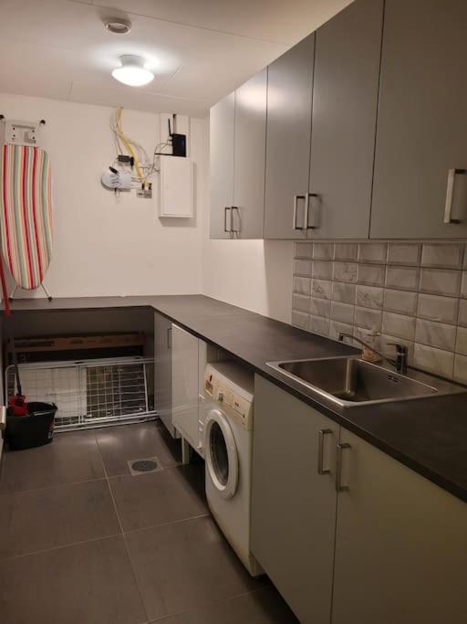 Beautiful Terraced House With Private Parking Villa Sandviken Bagian luar foto