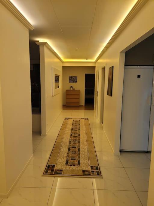 Beautiful Terraced House With Private Parking Villa Sandviken Bagian luar foto